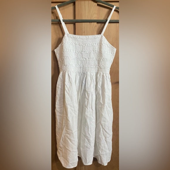 Universal Thread Dresses & Skirts - White Woman’s Strapped Dress